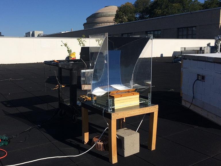 Aquecedor solar passivo gera vapor superaquecido a 140 C