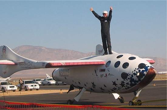 SpaceShipOne vai ao espao e ganha US$10 milhes