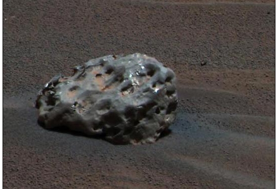 Rob Opportunity encontra meteorito em Marte