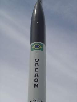 Estudantes paulistas desenvolvem tecnologia de foguete hbrido