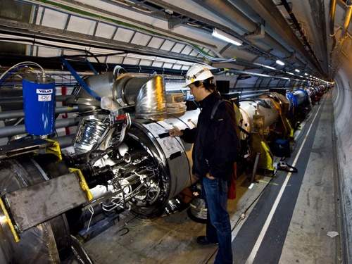 Imagens mostram danos que pararam o LHC, a Mquina do Big Bang