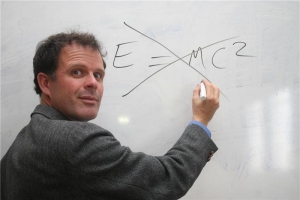 Teoria da Relatividade é ideologia, e não ciência, defende pesquisador