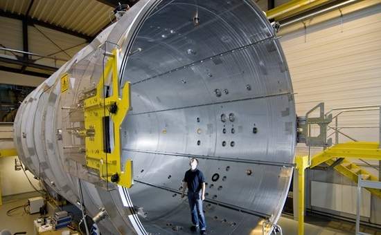 Túnel espacial vai permitir testar propulsão elétrica