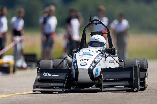 Carro eltrico de estudantes bate recorde mundial de acelerao