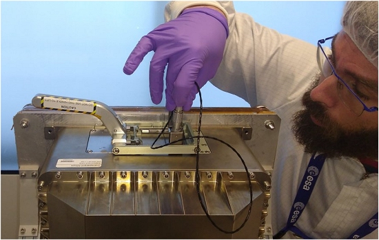Imitando metais transparentes para melhores ligas metlicas