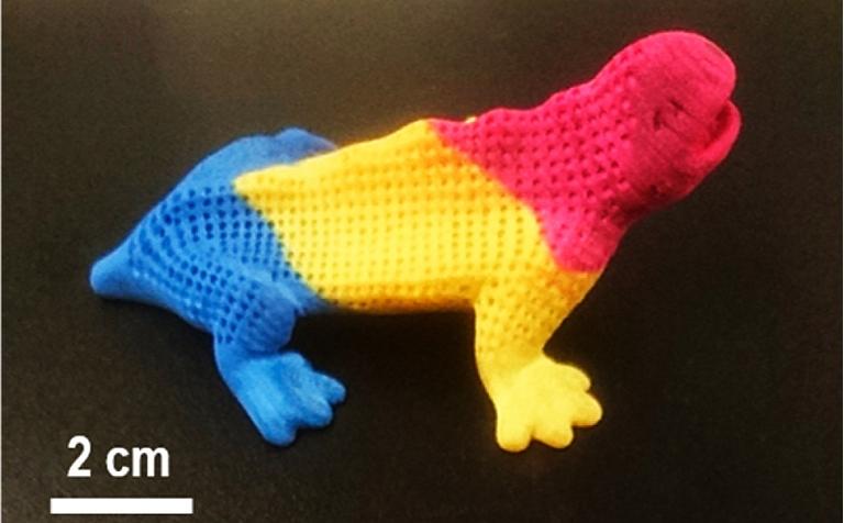 Impresso 3D comea a fabricar objetos coloridos