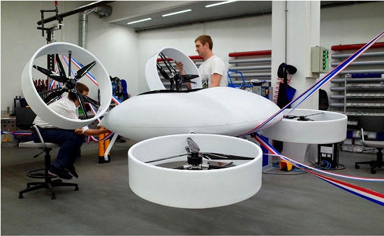 Um drone tripulado e um carro a hidrognio inovador