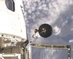 Defeito em antena atrasa inspeo do nibus espacial Discovery