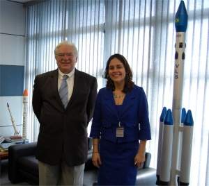 Space X visita Agncia Espacial Brasileira