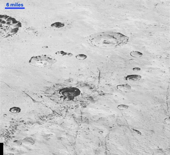 Plutão: Chegam imagens de mais alta resolução