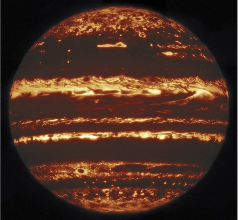 Tempestades de Jpiter decifradas por foto em infravermelho