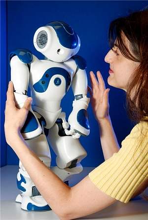 Robô desenvolve emoções ao interagir com humanos