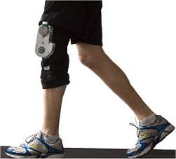 Braadeira biomecnica tira eletricidade do movimento dos joelhos
