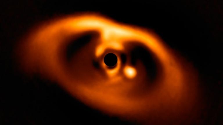 Primeira imagem de um planeta recm-nascido