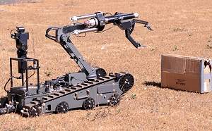 Polícia Federal mostra robô antibomba para a Copa de 2014