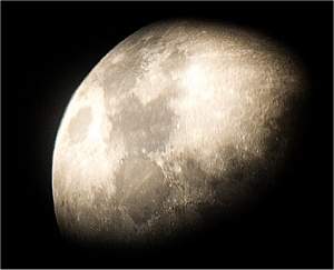 Nascimento da Lua a partir da Terra ganha nova teoria