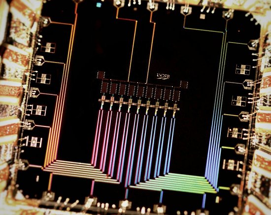 Primeiro chip quntico com correo de erro