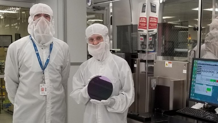 Transistores de nanotubos de carbono saltam do laboratório para as fábricas