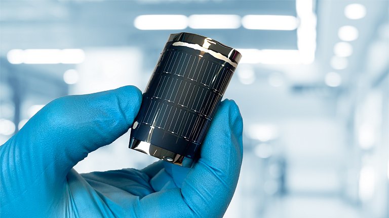 Célula solar flexível bate recorde com 21,4% de eficiência