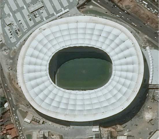 Estdios da Copa so fotografados do espao