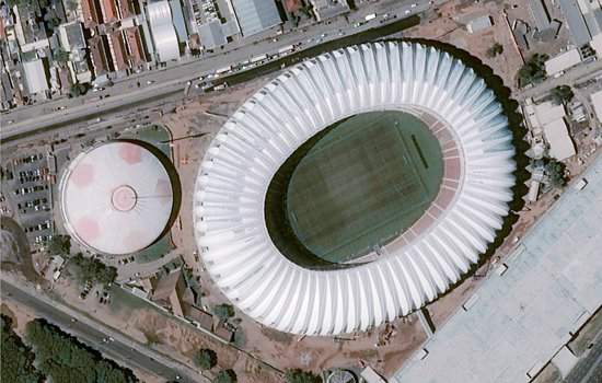 Estdios da Copa so fotografados do espao