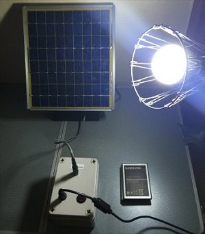 Gerador solar criado com baterias de celulares velhos