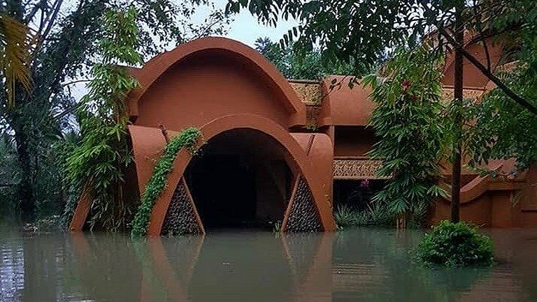 Índia constroi casas resistentes a enchentes com materiais locais