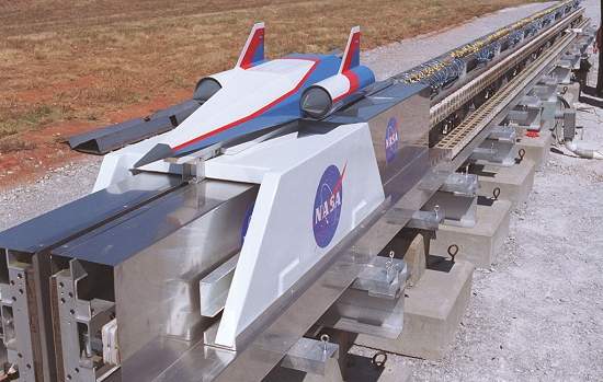 NASA propõe sistema de lançamento horizontal com trilhos