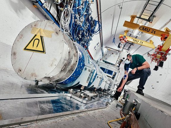 Neutrinos gerados pelo LHC podem ter sido detectados pela primeira vez