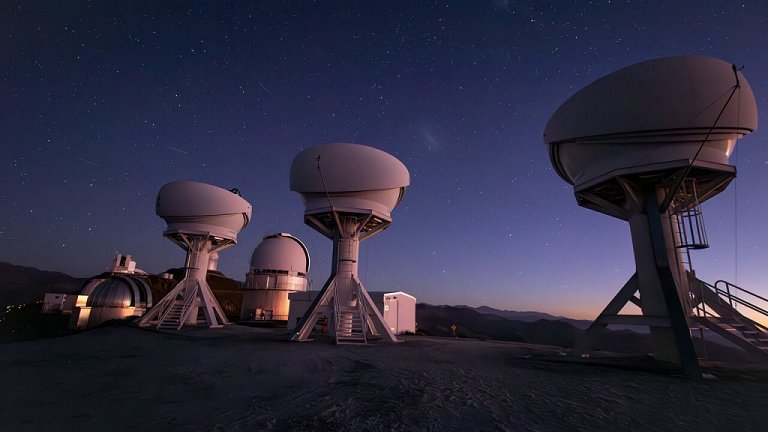Telescpios BlackGEM iniciam busca por localizao das fontes de ondas gravitacionais