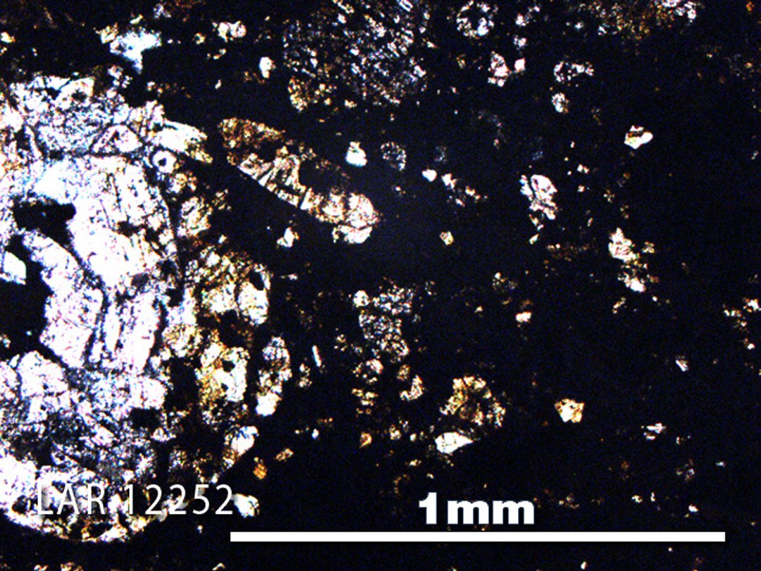Meteorito derruba teoria sobre origem da gua na Terra