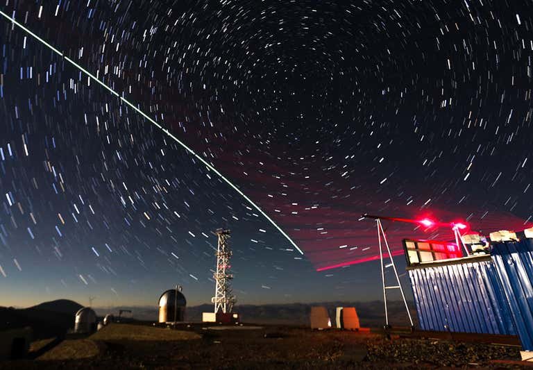 China construiu primeira estação de satélite quântica móvel do mundo