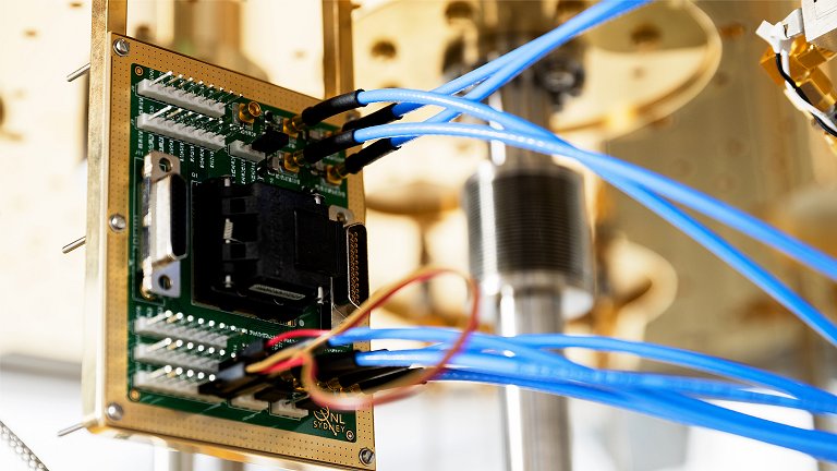 Microsoft apresenta chip para computação quântica sem limite de qubits
