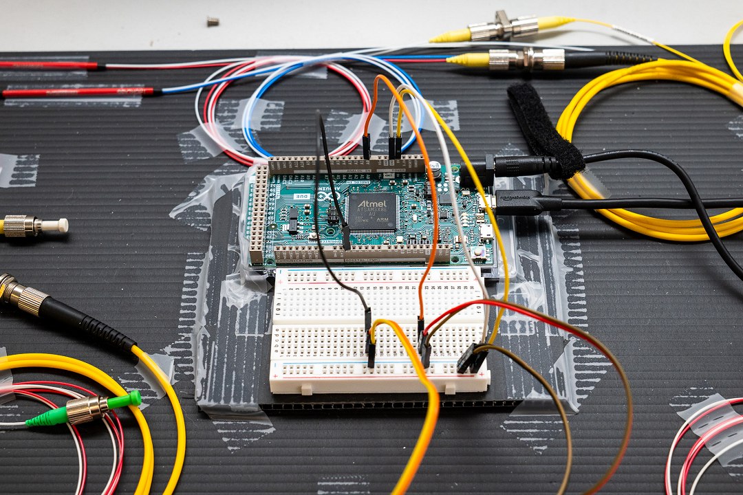 Chip hbrido envia sinais qunticos com o protocolo padro da internet atual