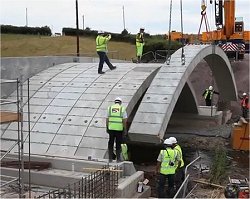 Ponte em arco pr-fabricada vai durar 300 anos