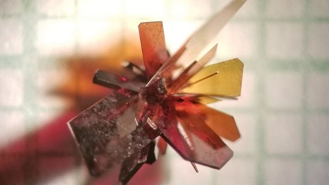 Arseneto de boro desbanca diamante na conduo de calor