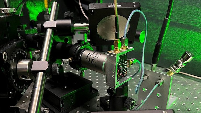 Sensor quântico detecta sinais eletromagnéticos de qualquer frequência