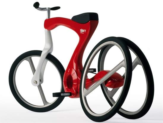 Bicicleta infantil inovadora tem trs rodas que se mesclam em duas automaticamente