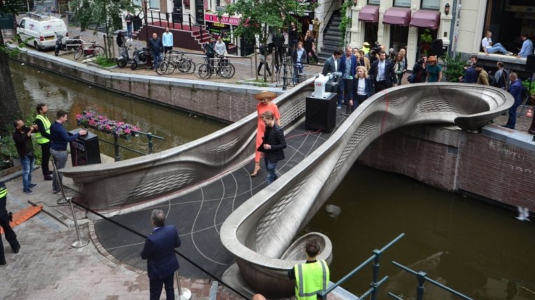 Inaugurada primeira ponte de ao impressa em 3D