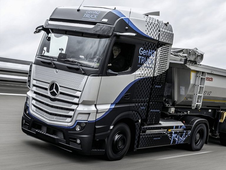 150 caminhões a hidrogênio prontos para rodar nas estradas europeias