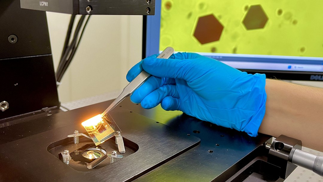Cientistas fazem forças fundamentais da natureza brilharem como luz