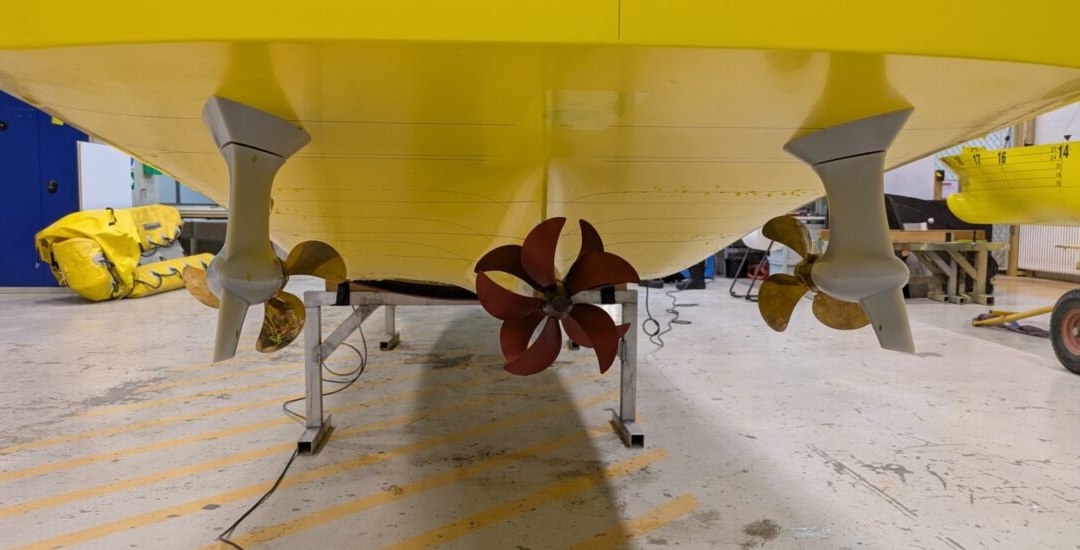 Duas hlices girando ao contrrio tornam navios mais eficientes