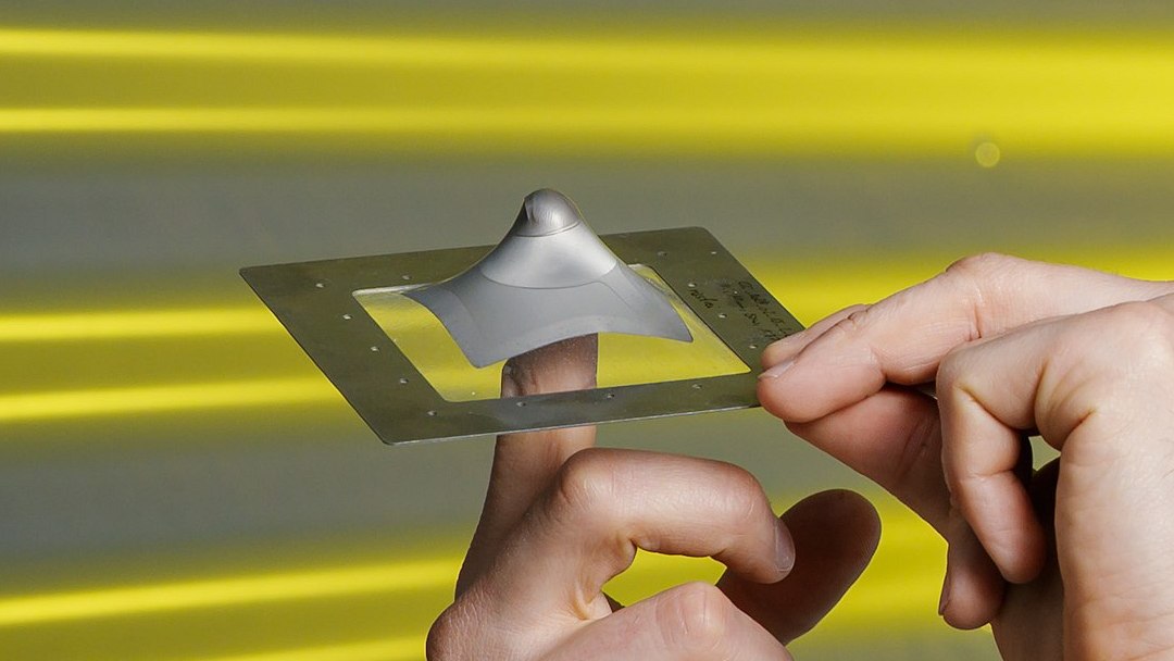 Esta bomba bombeia sem motor, sem barulho e sem lubrificante