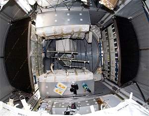 Discovery sobe para iniciar fase cientfica da ISS