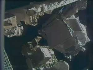 Astronautas instalam super observatório na Estação Espacial