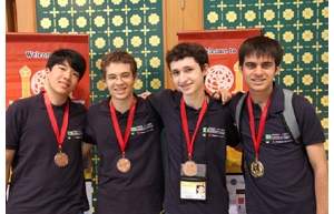 Brasileiro ganha ouro na Olimpada Internacional de Informtica