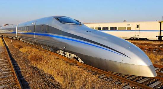 China testa trem-bala capaz de fazer 500 quilmetros por hora