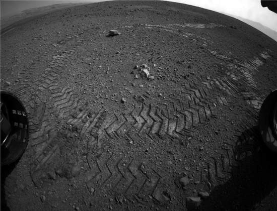 Robô Curiosity deixa primeiras marcas em Marte