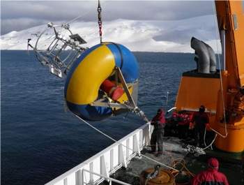 INPE lana boia meteo-oceanogrfica na Antrtica