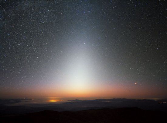 Astrnomos detectam luz exozodiacal